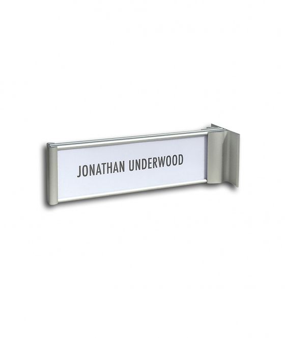 Hovedbilde Kontorskilt  med utskiftbar tekst - Flagg 150 x 50 mm