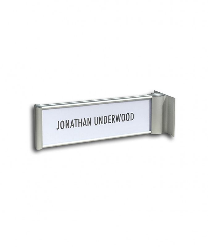 Kontorskilt  med utskiftbar tekst - Flagg 150 x 50 mm