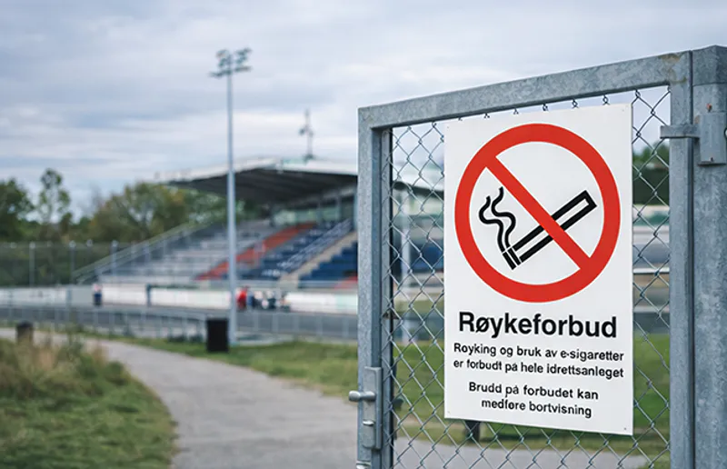 Røyking og e-sigaretter forbudt – skilt